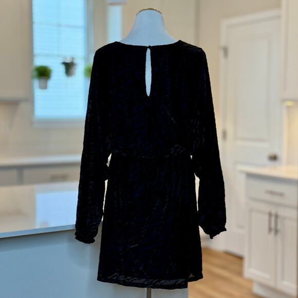 Ariat | NWT Black Women's Shadow Dress - Picture 6 of 7